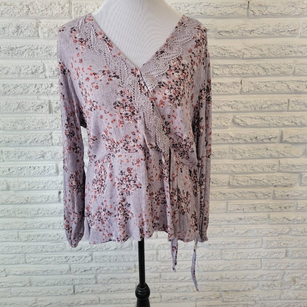 Maurices‎ Womens Top Extra Large Baby Doll Gray Floral Lace Trim FLO140E